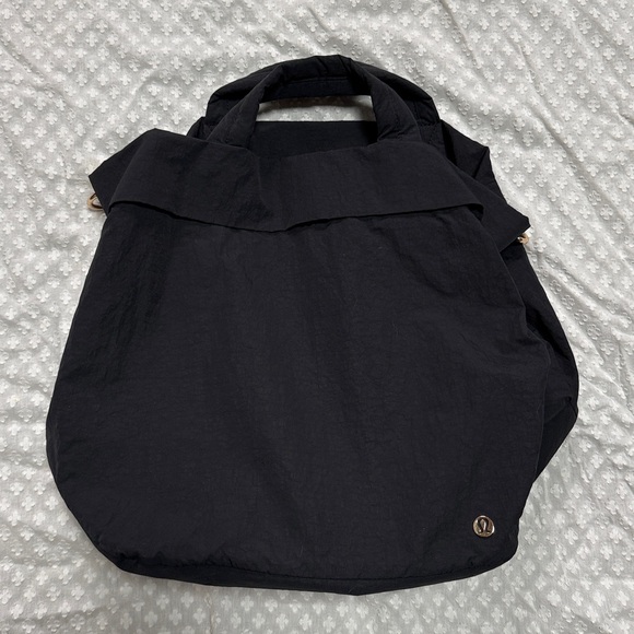 lululemon athletica Handbags - Lululemon On My Level Bag